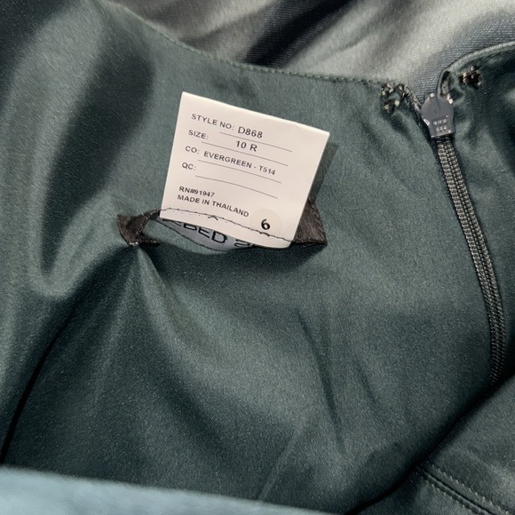 NEW Alfred Sung Bow Strap Satin Twill Trumpet Gown Sz 10 R evergreen green - Picture 6 of 7